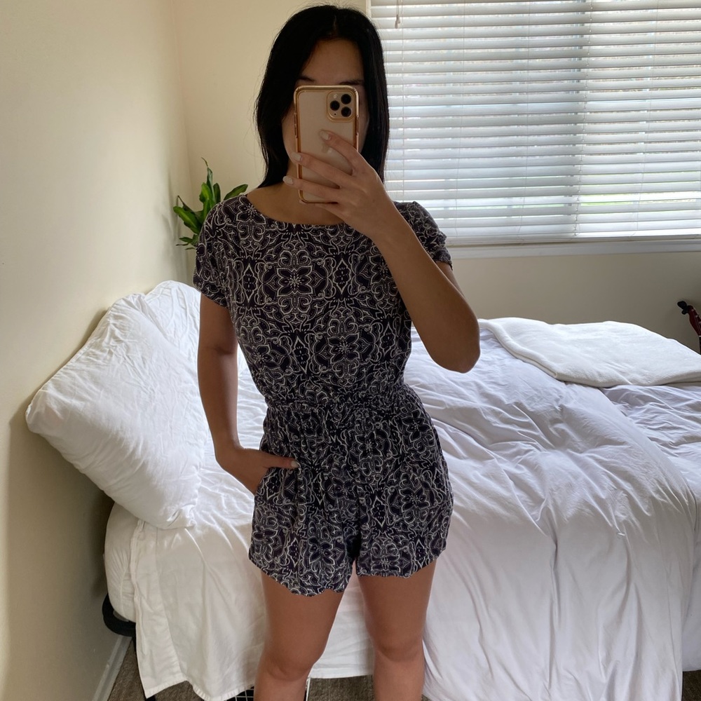 blue and white paisley floral print romper // size small